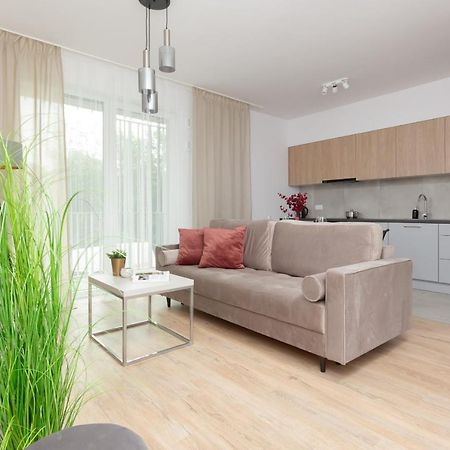 Stacja Wola Apartment Guminska By Noclegi Renters Varsóvia Exterior foto