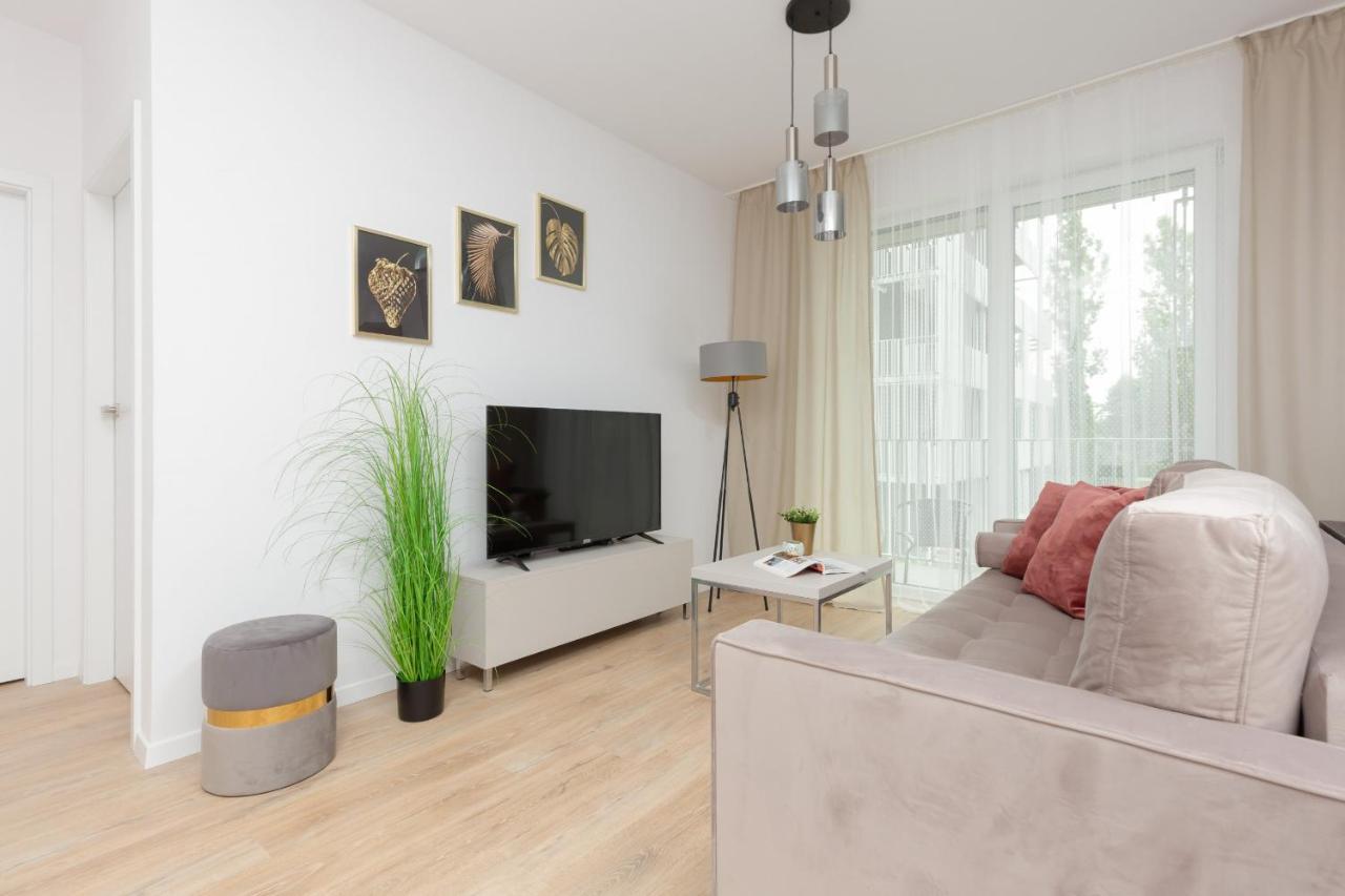 Stacja Wola Apartment Guminska By Noclegi Renters Varsóvia Exterior foto