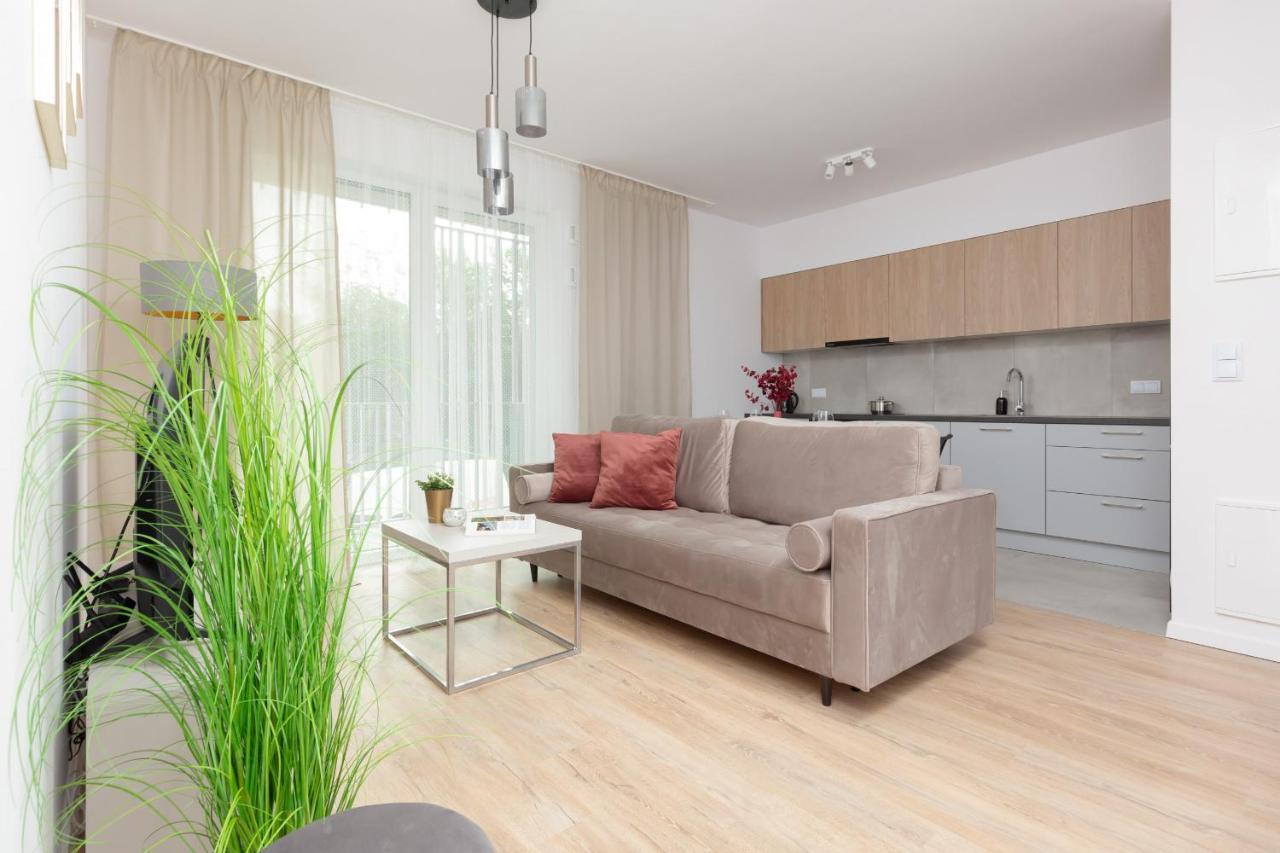 Stacja Wola Apartment Guminska By Noclegi Renters Varsóvia Exterior foto
