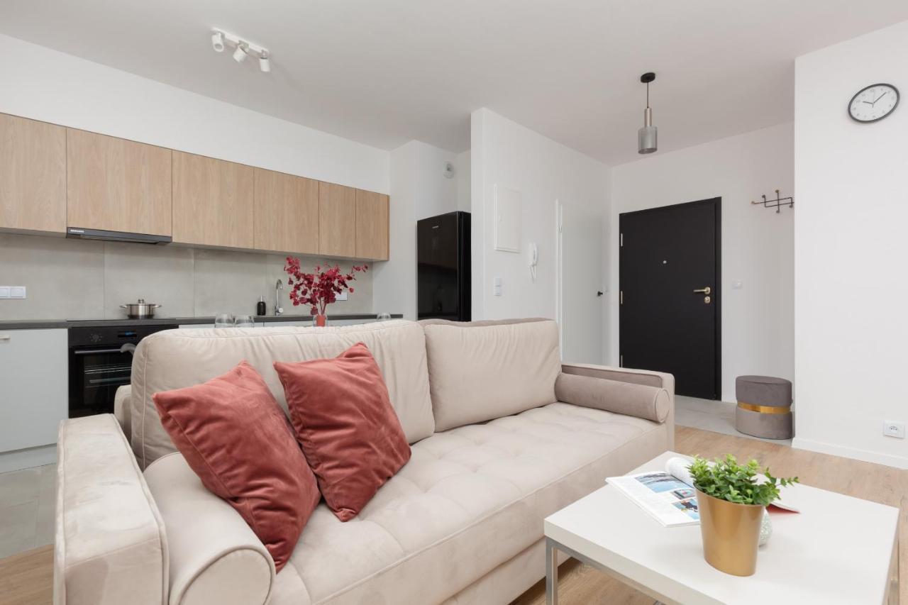 Stacja Wola Apartment Guminska By Noclegi Renters Varsóvia Exterior foto
