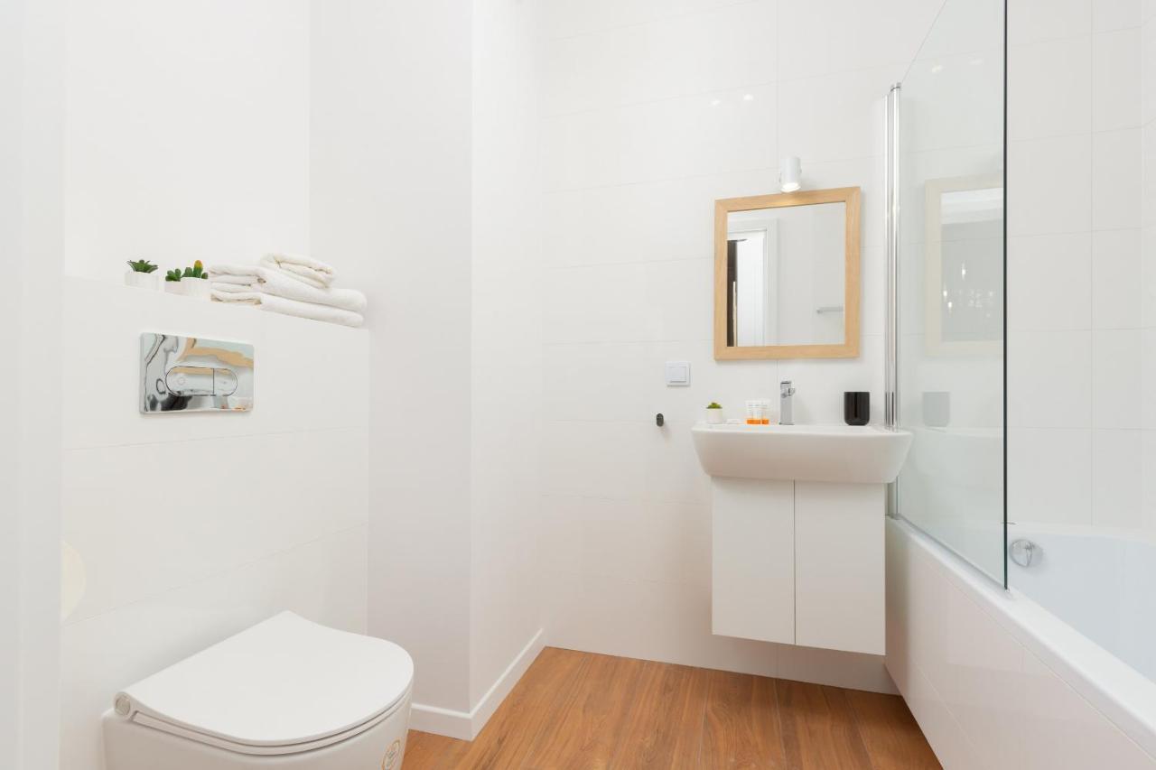 Stacja Wola Apartment Guminska By Noclegi Renters Varsóvia Exterior foto