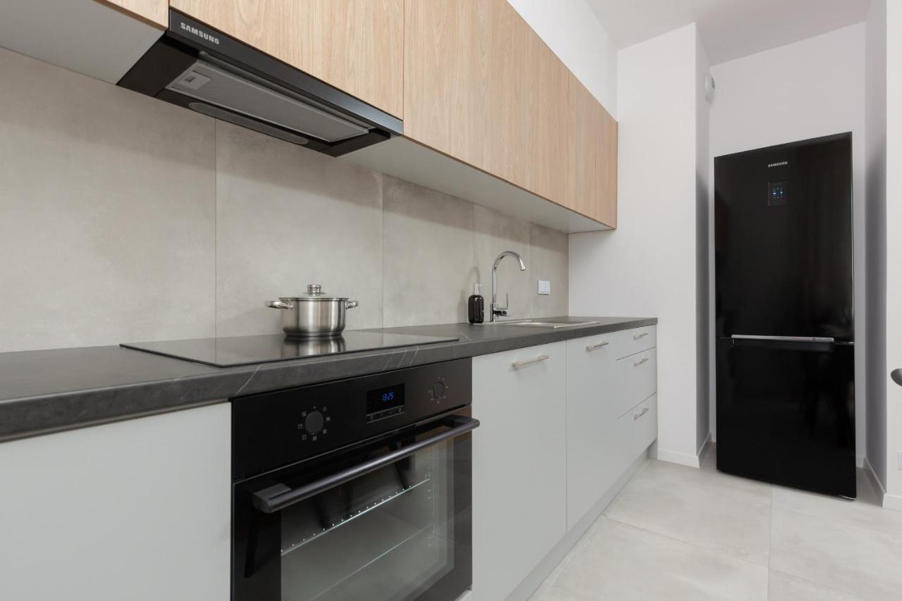 Stacja Wola Apartment Guminska By Noclegi Renters Varsóvia Exterior foto